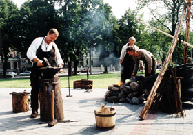 E5.JPG (47916 BYTES)