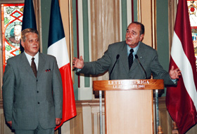 SIRAKS-VIZITE41.JPG (39602 BYTES)