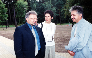 11V.JPG (37147 BYTES)