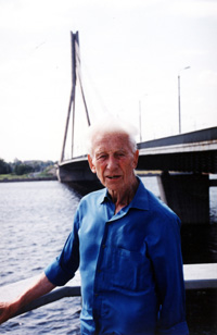 03E.JPG (26284 BYTES)