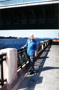 07E.JPG (37494 BYTES)