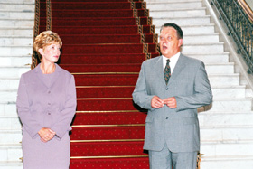 KU1.JPG (33378 BYTES)