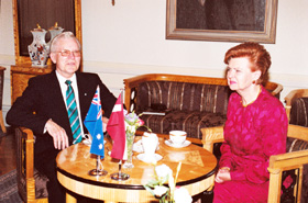 AUS.JPG (43298 BYTES)