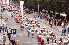 43R.JPG (53177 BYTES)