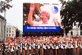 56R.JPG (52928 BYTES)