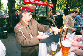 75R.JPG (50025 BYTES)