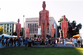 76R.JPG (34044 BYTES)