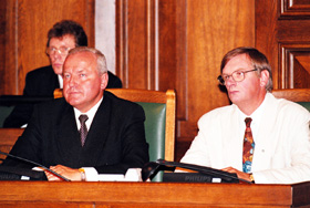 S02.JPG (36222 BYTES)