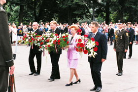 S06.JPG (43537 BYTES)