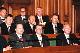 S07.JPG (40356 BYTES)