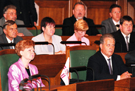 S08.JPG (42139 BYTES)