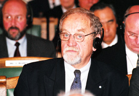 S10.JPG (32805 BYTES)