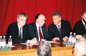 TF06.JPG (34350 BYTES)