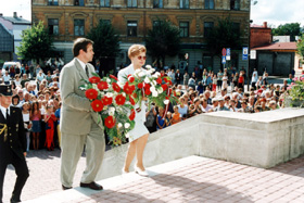 07.JPG (45246 BYTES)