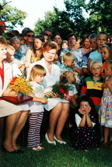 09.JPG (65544 BYTES)