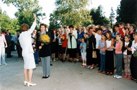 10.JPG (42306 BYTES)