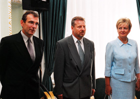 iz5001.jpg (28743 bytes)