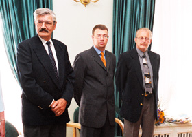 iz5002.jpg (31721 bytes)