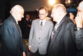 min2.jpg (32754 bytes)