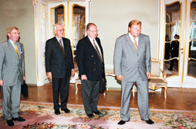 vest1.jpg (41997 bytes)