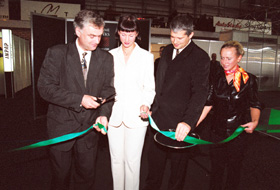 M04.JPG (30985 bytes)