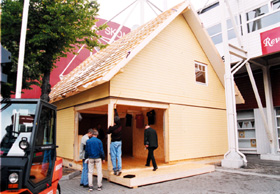 MAJA.JPG (44928 bytes)