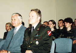 ARMIJA3.JPG (27822 bytes)