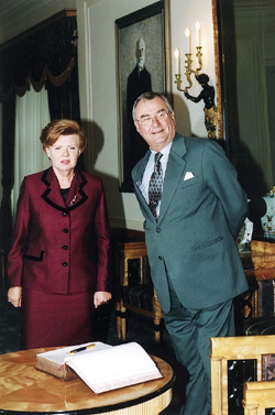 DD1.JPG (53276 bytes)