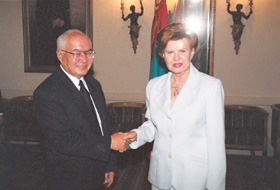 MO3.JPG (25386 bytes)