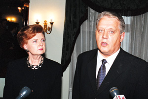 BE.JPG (30854 bytes)