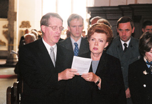 D08.JPG (32310 bytes)