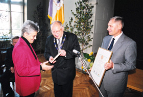 ZA4.JPG (38149 bytes)