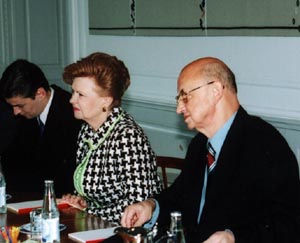 D2.JPG (25759 bytes)