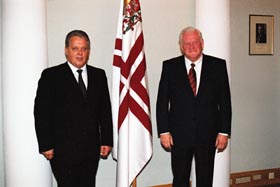 BR2.JPG (18719 bytes)