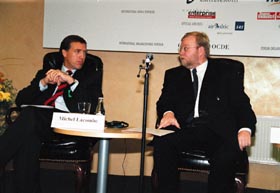 E11.JPG (21210 bytes)