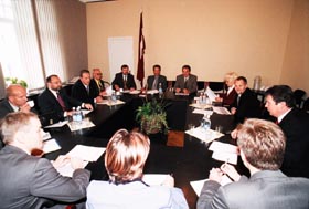 SA3.JPG (24158 bytes)