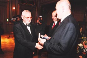 GR5.JPG (18871 bytes)