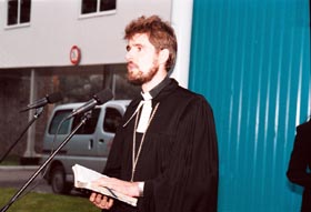 VA12.JPG (20073 bytes)