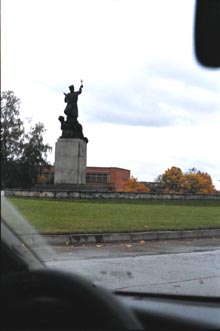 RE1.JPG (21057 bytes)