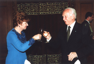 V13.JPG (29168 bytes)