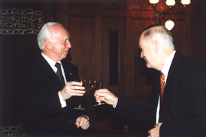 V14.JPG (23381 bytes)