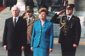 V1.JPG (31613 bytes)