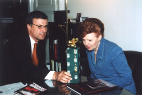 V18.JPG (27737 bytes)