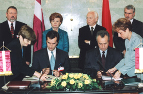 V6.JPG (37828 bytes)