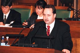 S2.jpg (17502 bytes)