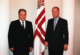 VAC1.JPG (13835 bytes)