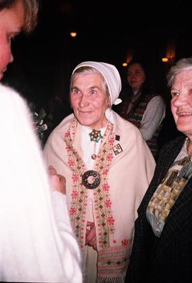 AA5.JPG (24344 bytes)