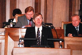 S1.JPG (19030 bytes)