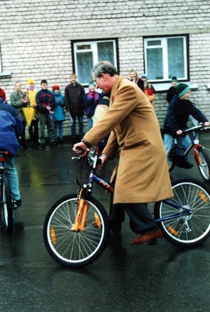 CA2.JPG (46427 bytes)