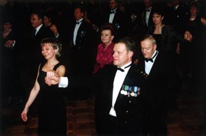 BALLE2.JPG (17153 bytes)